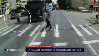 VIDEO: A păcălit moartea pe trecerea de pietoni