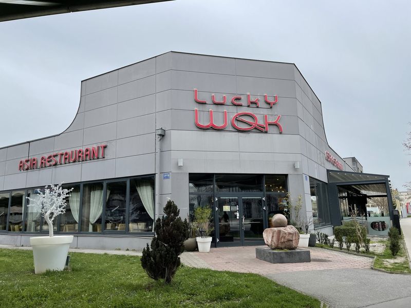 Taxă în restaurantul chinezesc Lucky Wok din Viena