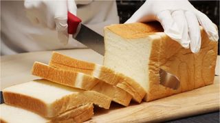 Rămășițele de șobolan găsite în pâine au creat o isterie în țara unde curățenia este sfântă