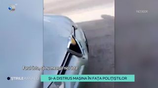 VIDEO- Și-a distrus mașina în fața polițiștilor. Care este motivul pentru care un șofer a recurs la acest gest