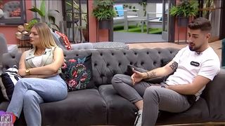 Patrick &icirc;i aruncă bomba lui Giuly. "Crezi că sunt &icirc;ndrăgostit &icirc;n secret de tine"&nbsp;