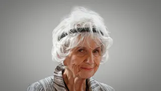 Alice Munro, scriitoarea laureată cu premiul Nobel, a murit după un calvar de peste 10 ani