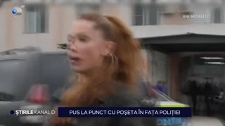 VIDEO Pus la punct cu poșeta în fața poliției. Un jurnalist din Italia, care se ocupa de o anchetă în țara noastră, a fost agresat cu poșeta