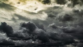 Cod galben de v&acirc;nt puternic azi