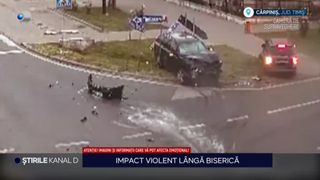 VIDEO Impact violent lângă biserică. O șoferiță de 46 de ani a ajuns la spital