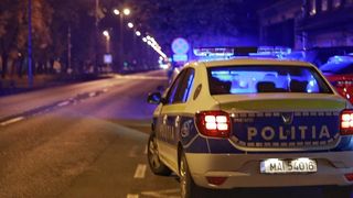 „Nu mi-a venit să cred!” Un bărbat din Bistrița a murit în condiții suspecte, în propria mașină. Localnicii l-au văzut de mai multe ori, dar au crezut că doar se odihnește