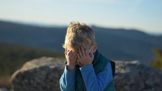 Acuzații extrem de grave la o școală din Mehedinți! Doi angajați ar fi abuzat mai mulți elevi cu nevoi speciale. Ororile s-ar fi repetat timp de 3 ani