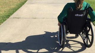 femeie craiova, femeie dizabilitati, autobuz, sofer