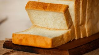 paine alba, paine cu secara, paine cu maia, consum de paine 