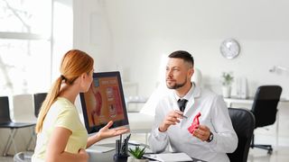 Simptome și afecțiuni asociate cu prezența mucusului în materiile fecale