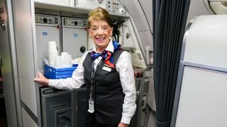 cea mai batrana stewardesa, cartea recordurilor, avion 