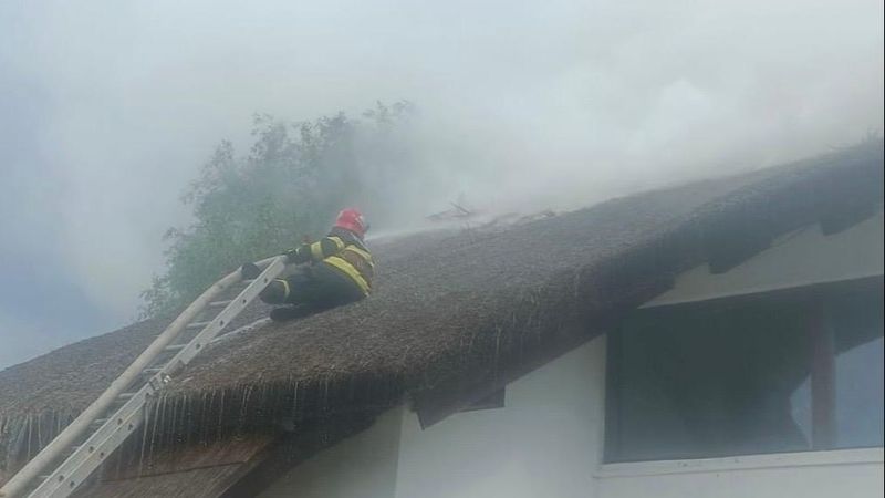 incendiu tulcea, incendiu complex turistic, interventie pompieri 