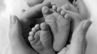 VIDEO Mai mulți bani pentru cuplurile care sunt nevoite să apeleze la fertilizări in vitro