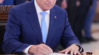 10 ani fără permis pentru șoferii care conduc băuți sau sub influența substanțelor interzise. Legea a fost deja promulgată de Klaus Iohannis