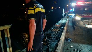 VIDEO Un TIR a căzut în Dunăre de pe un viaduct înalt. Ce s-a întâmplat cu șoferul de 42 de ani și ce a spus martorul