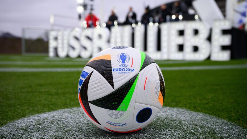 EURO 2024, mingea oficială FUSSBALLLIEBE 