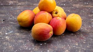 C&acirc;nd apar caisele rom&acirc;nești &icirc;n piețe. Trucul simplu prin care le deosebești de cele de import