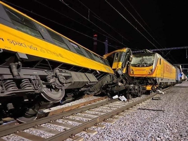 Cum s-a produs coliziunea de trenuri din Cehia