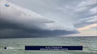 VIDEO Furtună spectaculoasă pe litoral. Imaginile surprinse au uimit internetul