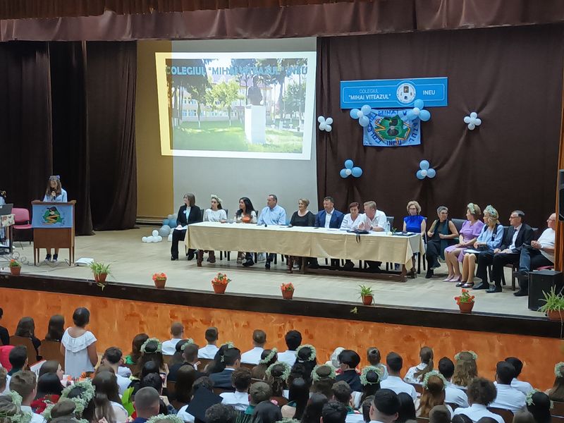 Șefa de promoție a Colegiului „Mihai Viteazu” din Ineu, Iulia Coțuba, 