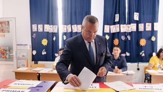 Nicolae Ciucă: &bdquo;Este un drum de la care nu trebuie să ne abatem&rdquo;. Președintele Senatului a votat la secția din Balotești