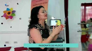 VIDEO Sunt pasionate de muzică încă de mici! Fetele de la un ansamblu muzical vor avea primul lor spectacol