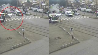 VIDEO Imagini incredibile la Timișoara! O fată de 12 ani a scăpat fără nicio zgârietură după ce a fost lovită de tramvai