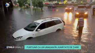 VIDEO Furtună ca un uragan în jumătate de țară! Mai multe orașe au fost afectate de vremea extremă
