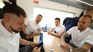 România la Euro 2024. Tricolorii au mers cu trenul la Munchen pentru meciul cu Ucraina. Vagonul cu nr. 13, scos din garnitură "din rațiuni de superstiție"