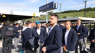 Rom&acirc;nia la Euro 2024. Tricolorii au mers cu trenul la Munchen pentru meciul cu Ucraina