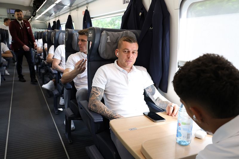 Naționala României s-a deplasat la Munchen cu trenul