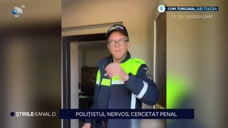 VIDEO Polițistul nervos, cercetat penal! Omul legii a fost filmat &icirc;n timp ce lovea telefonul unei persoane