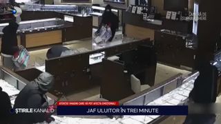 VIDEO Jaf uluitor în doar trei minute! Mai mulți indivizi au furat o avere dintr-un magazin de bijuterii