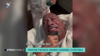 VIDEO Dwayne &bdquo;The Rock&rdquo; Johnson, moment adorabil cu fetițele sale! Vedeta a primit un tratament facial din partea copiilor