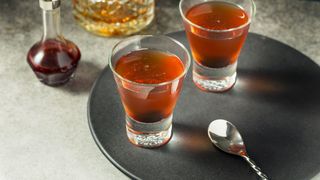 C&acirc;te calorii are vișinata de casă și ce poți să pui &icirc;n loc de zahăr pentru o băutură savuroasă de sezon