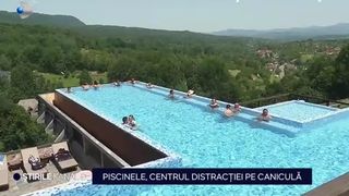 VIDEO Piscinele, centrul distracției pe caniculă! Cei care au intrat deja în minivacanța de Rusalii s-au răcorit în inima orașului