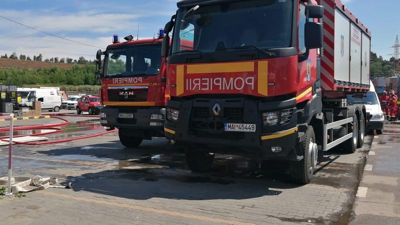 incendiu, botosani, benzina, i-a dat foc sotiei 