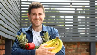 Stefan Rhys, un blogger &icirc;n v&acirc;rstă de 44 de ani, are trei alimente ultra-sănătoase pe lista zilnică