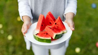 Pepenele roșu, un fruct plin de beneficii. C&acirc;t de des e bine să &icirc;l consumi pentru un stil de viață sănătos