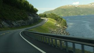 Top 3 decizii pe care le poți lua pentru siguranța ta la volan &icirc;n timpul călătoriilor lungi