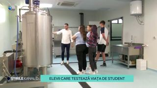VIDEO Elevii care testează viața de student! 100 de adolescenți din toate județele Moldovei &bdquo;gustă&rdquo; facultatea