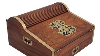 A fost găsit „biroul mobil” al Regelui Carol I. Piesa de colecție este scoasă la licitație