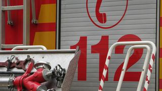 Incendiu violent în Piatra Neamț! Două case, cuprinse de flăcări