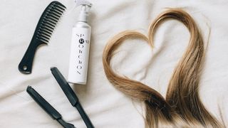 Vrei să ai un păr de invidiat &icirc;n fiecare zi? Top 3 aparate care te ajută să te aranjezi &icirc;n timp record
