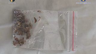 droguri, stupefiante, perchezitii, politisti 