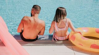 Trei boli pe care le poți dezvolta dacă mergi la piscină. Cum poți evita &icirc;mbolnăvirea