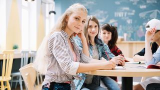 &Icirc;nscrierile la liceu &icirc;ncep din 11 iulie 2024. Cum se completează corect fișa de &icirc;nscriere