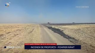 VIDEO Incendii de proporții. Un pompier a fost rănit, iar o autospecială de stingere a fost mistuită de flăcări
