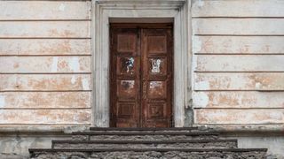 "Mi-a distrus viața". Ireal ce a făcut un rom&acirc;n unei biserici penticostale, aflat &icirc;ntr-o stare de nervozitate