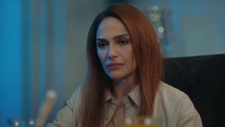 Astăzi, &icirc;n noul episod din serialul &ldquo;Tablou de familie&rdquo;: Azra, față &icirc;n față cu fosta soție a lui Yildirim